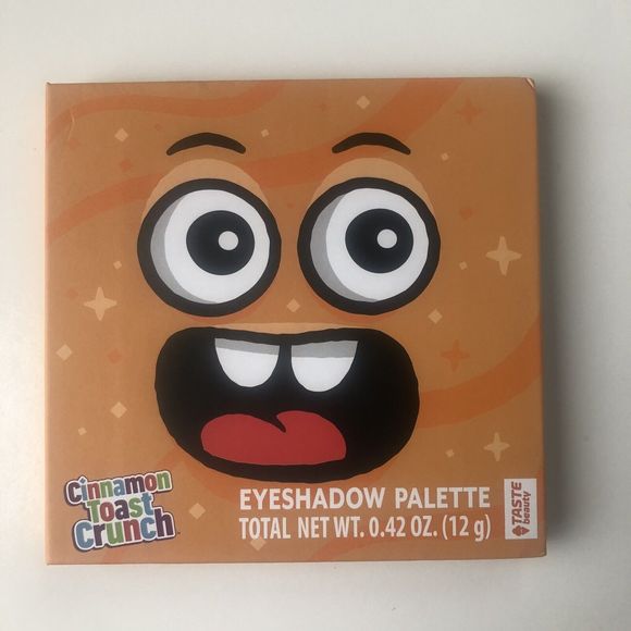 Cinnamon Toast Crunch Set: Eyeshadow Palette, Makeup Brushes, & Cosmetic Bag - Picture 5 of 11